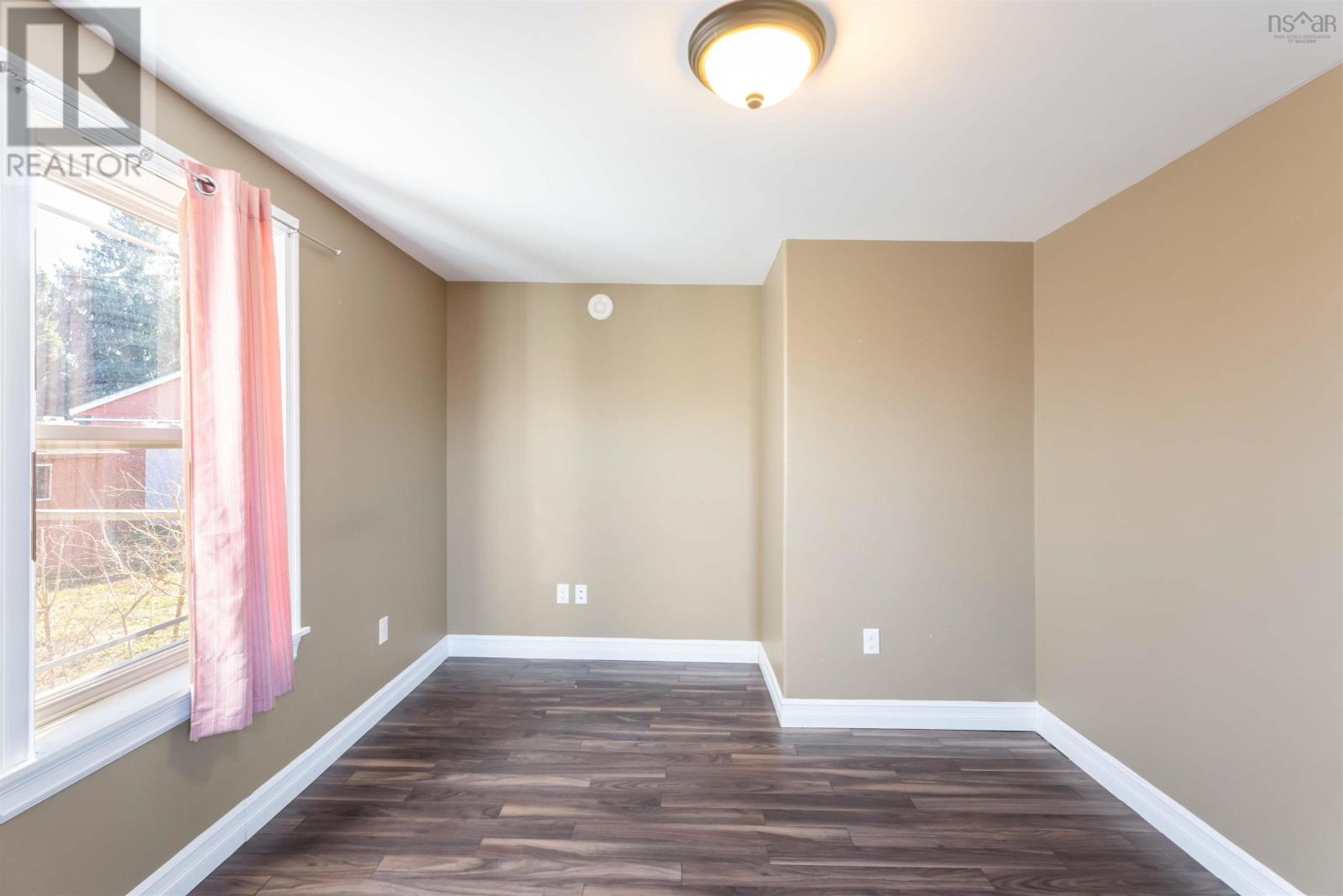 Property 9 of 49 of 11770 Highway 1