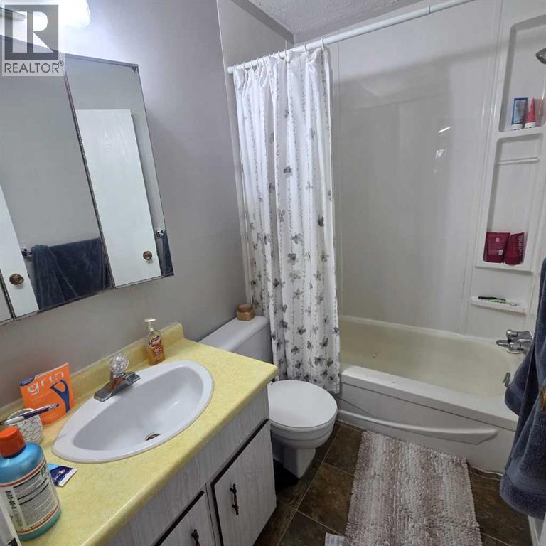 
          5611 9 Avenue
            <br/>
            <span>Edson</span>
            , 
            <span>AB</span>
             <span>T7E1R5</span>
         - Photo 14