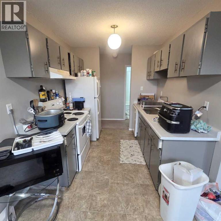 
          5611 9 Avenue
            <br/>
            <span>Edson</span>
            , 
            <span>AB</span>
             <span>T7E1R5</span>
         - Photo 9