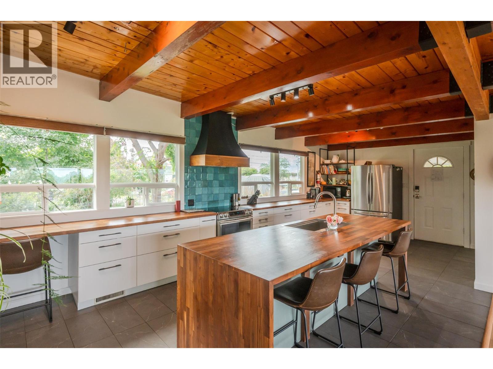 735 ROSS Avenue, Penticton