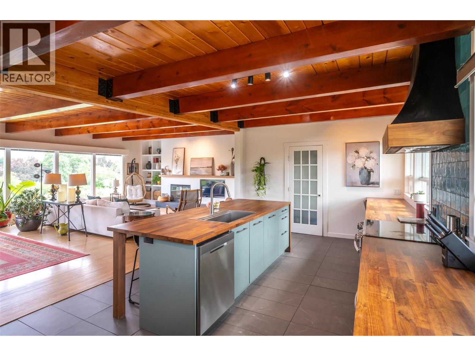 735 ROSS Avenue, Penticton