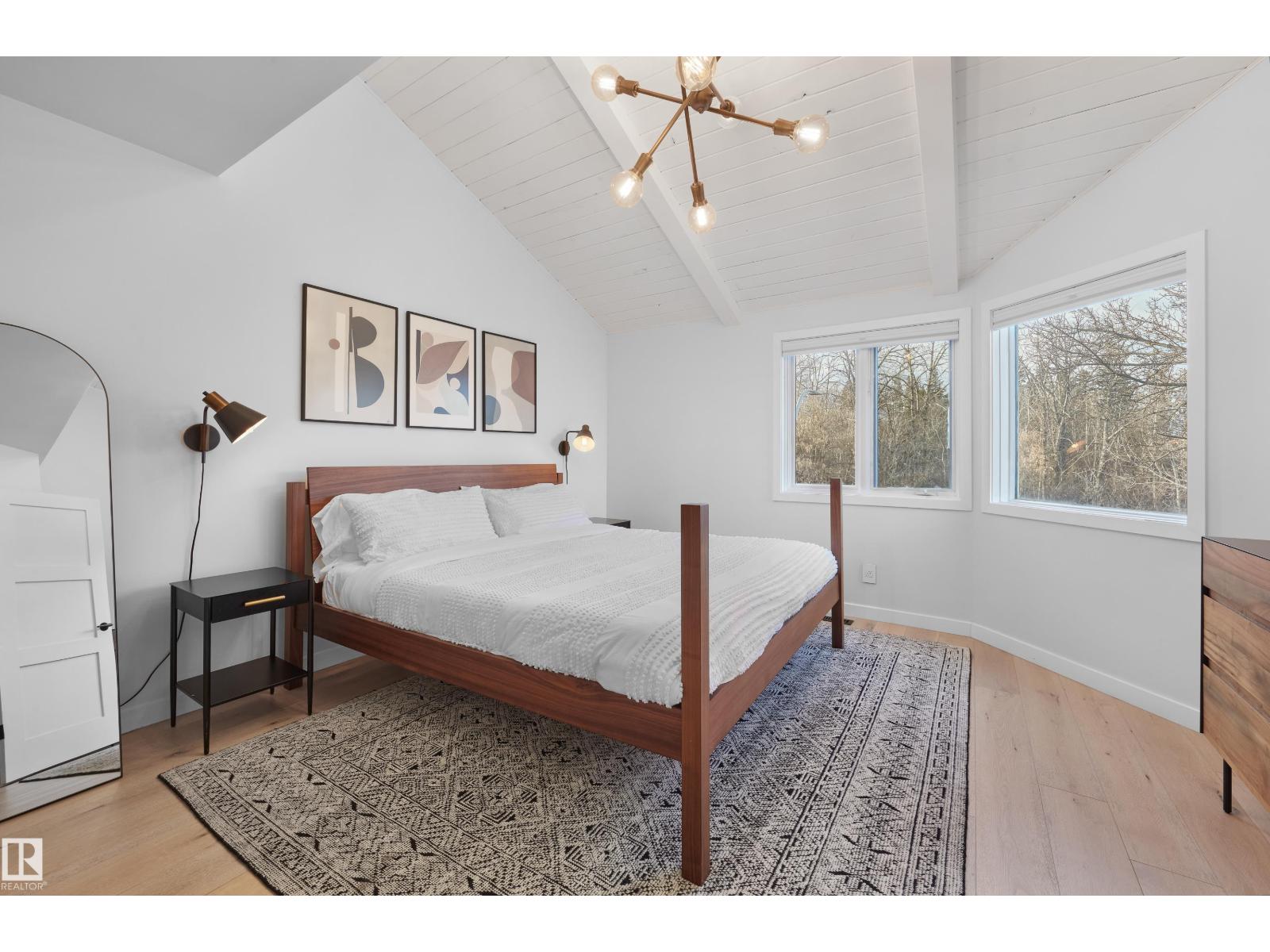 9325 98A ST NW, Edmonton