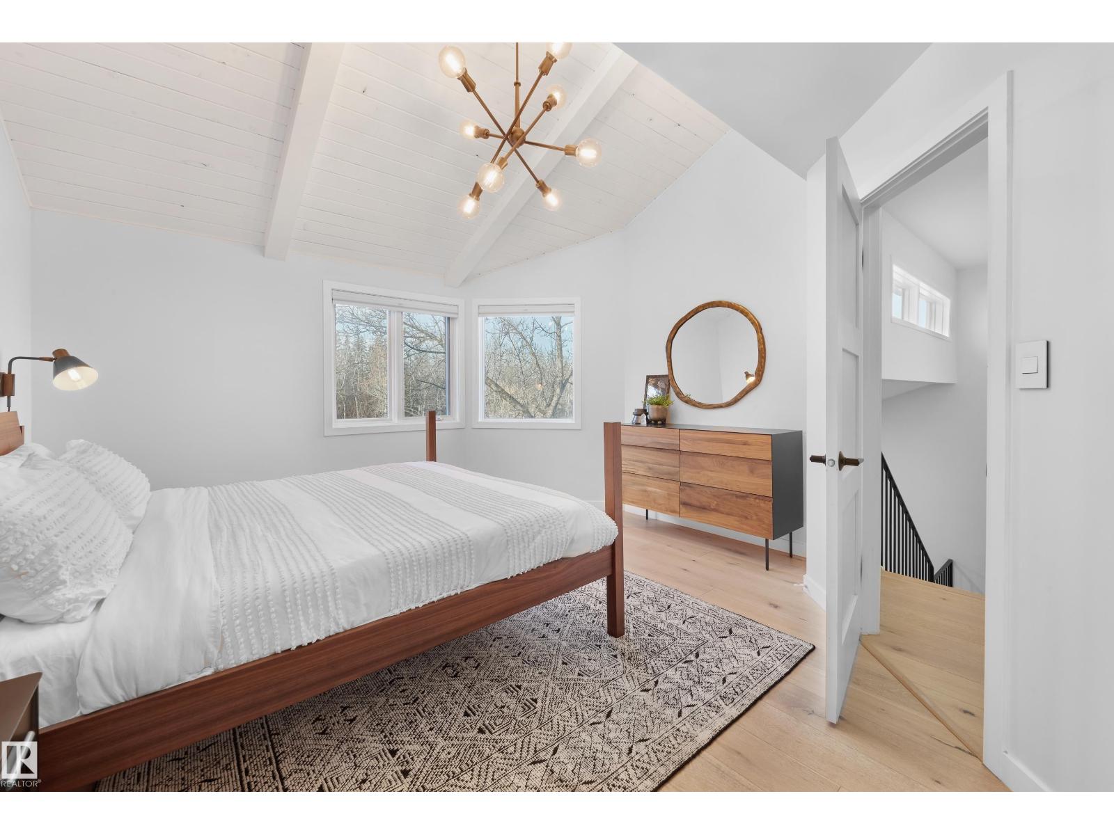 9325 98A ST NW, Edmonton