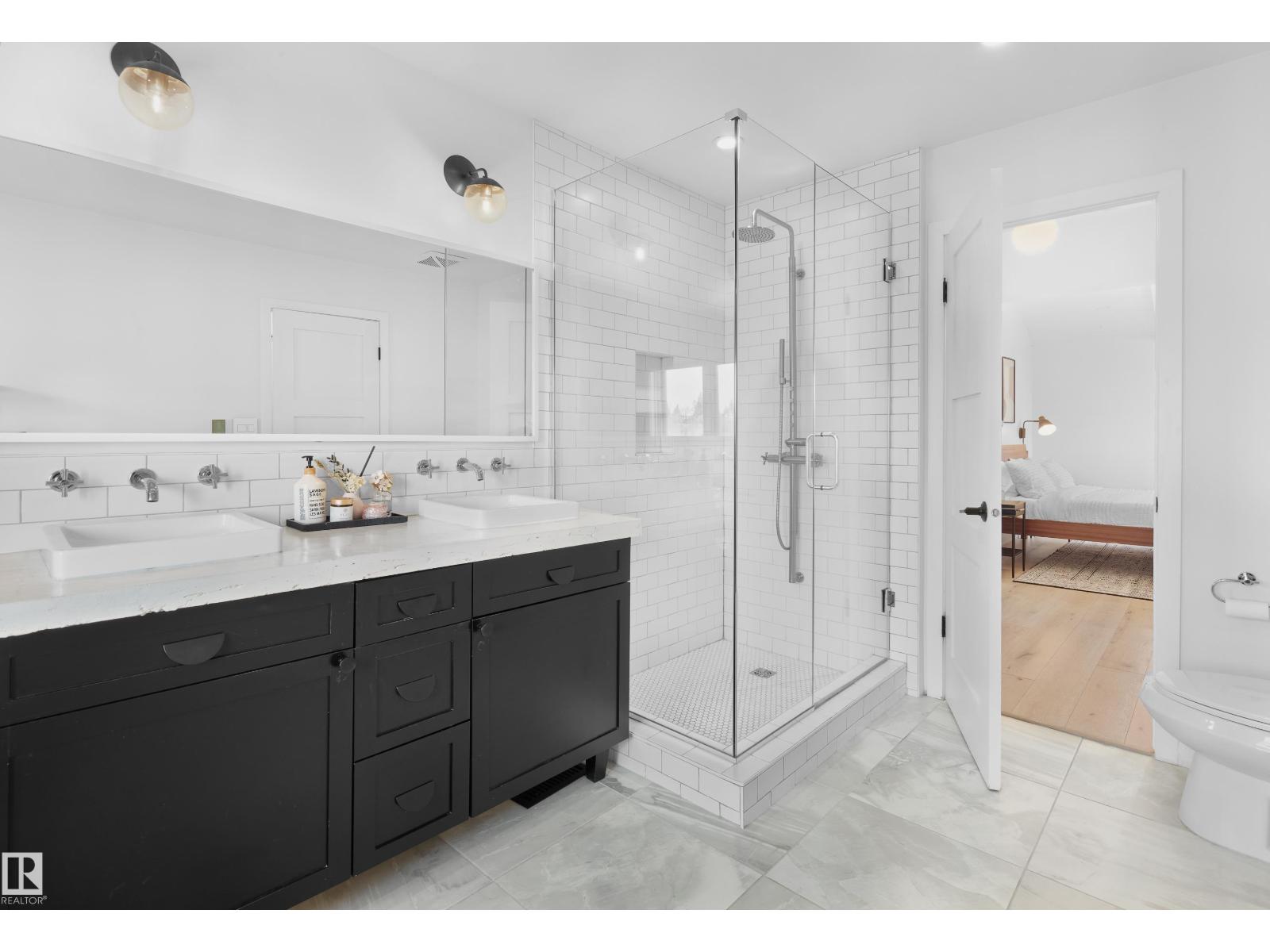 9325 98A ST NW, Edmonton