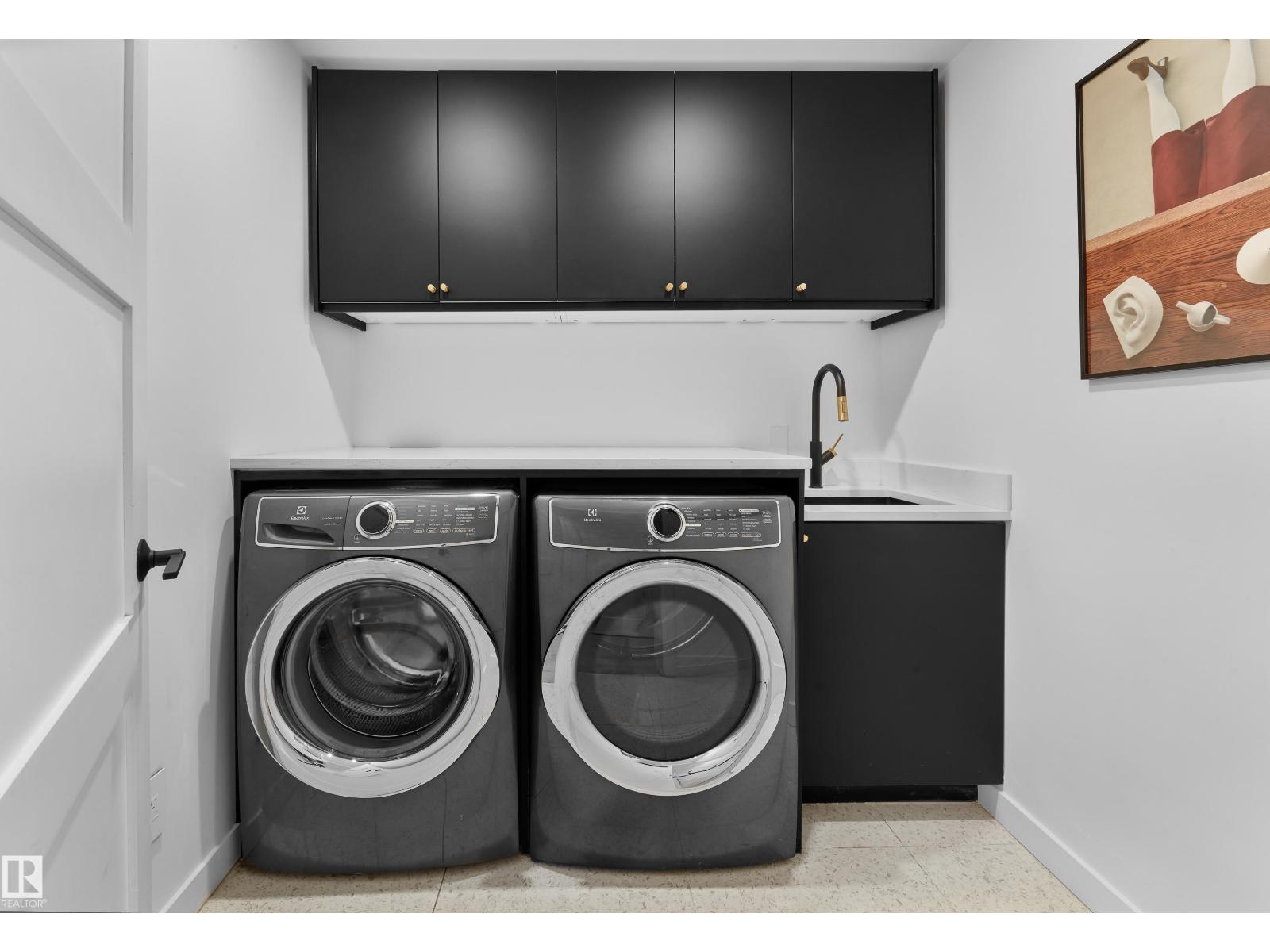 9325 98A ST NW, Edmonton