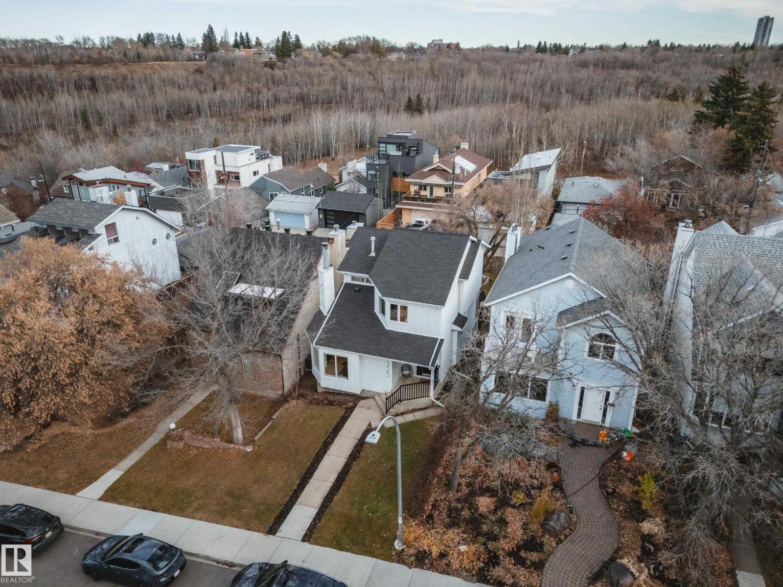 9325 98A ST NW, Edmonton