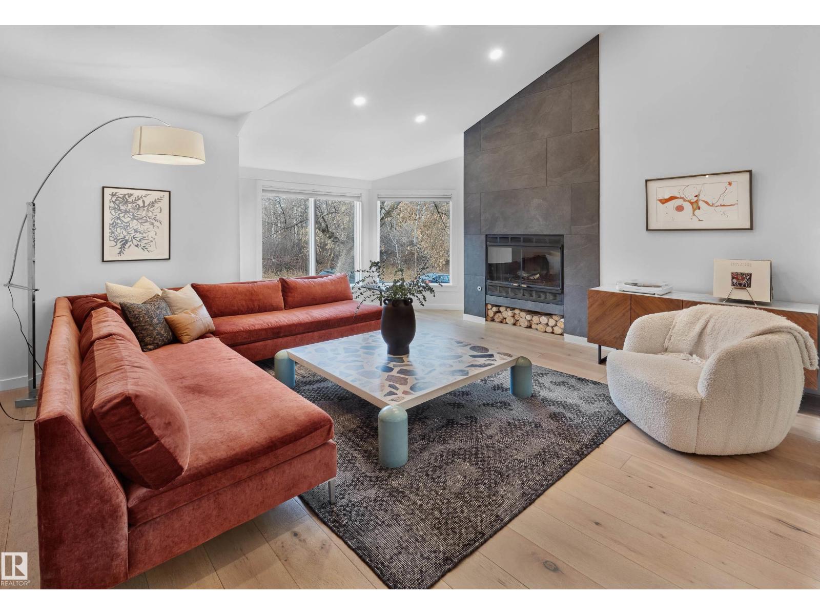 9325 98A ST NW, Edmonton