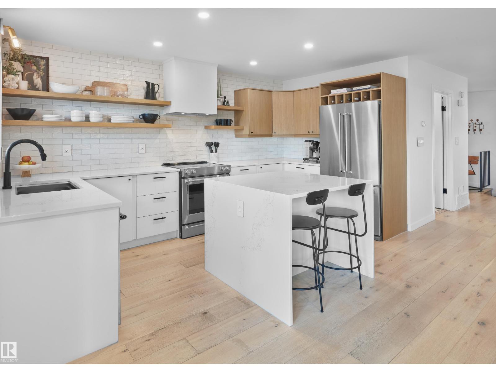 9325 98A ST NW, Edmonton