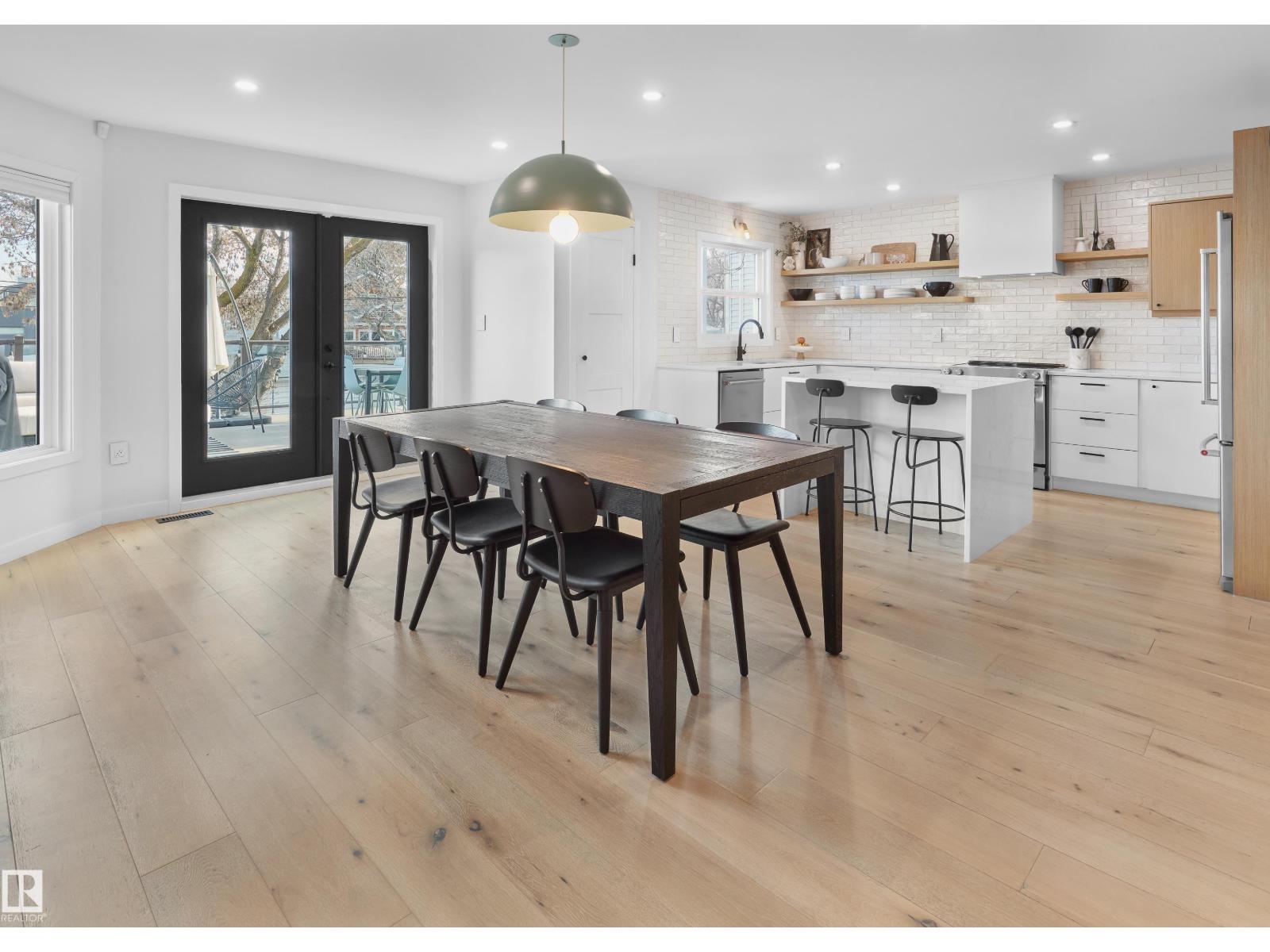 9325 98A ST NW, Edmonton