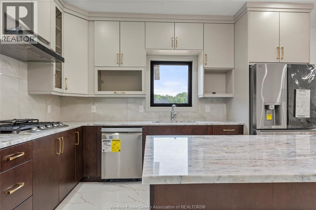 2596 MAYFAIR AVENUE South - 12
