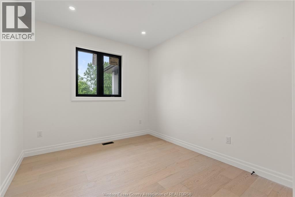2596 MAYFAIR AVENUE South - 14