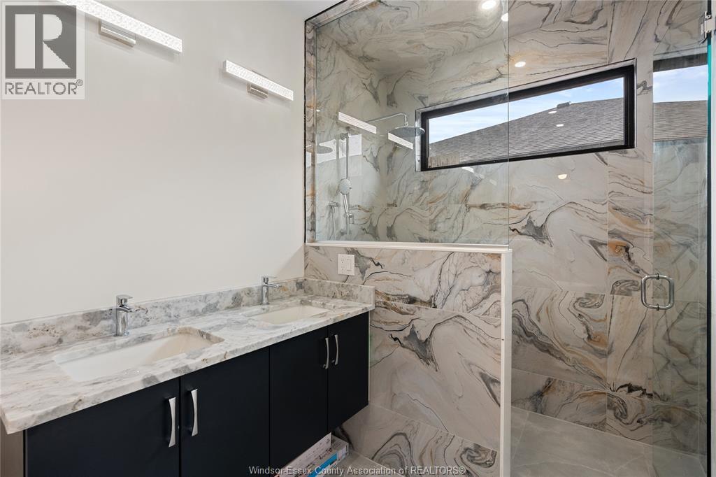 2596 MAYFAIR AVENUE South - 21