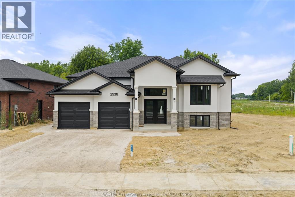 2596 MAYFAIR AVENUE South - 39