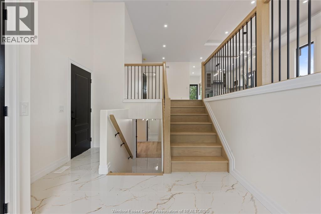 2596 MAYFAIR AVENUE South - 4
