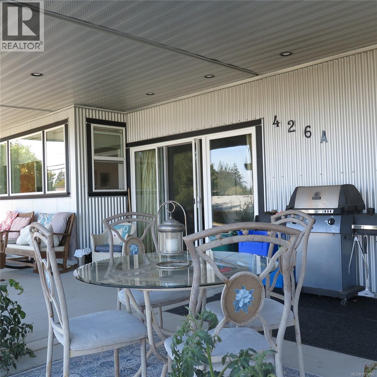 426 Davis Rd, Ladysmith