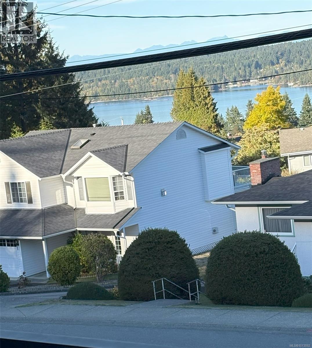 426 Davis Rd, Ladysmith