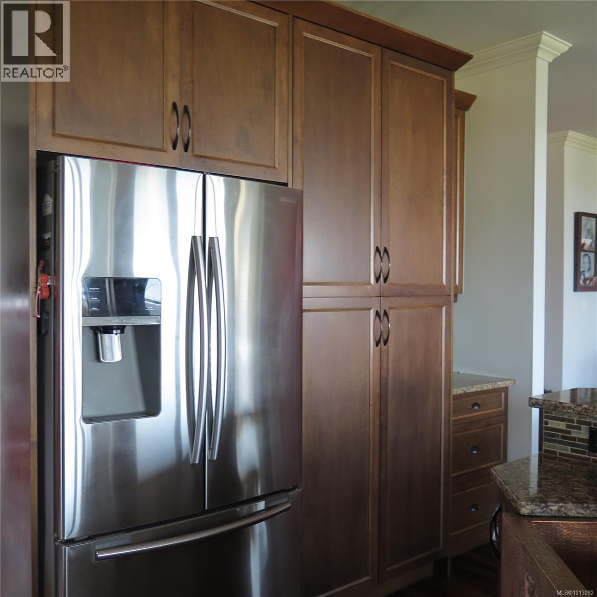 426 Davis Rd, Ladysmith