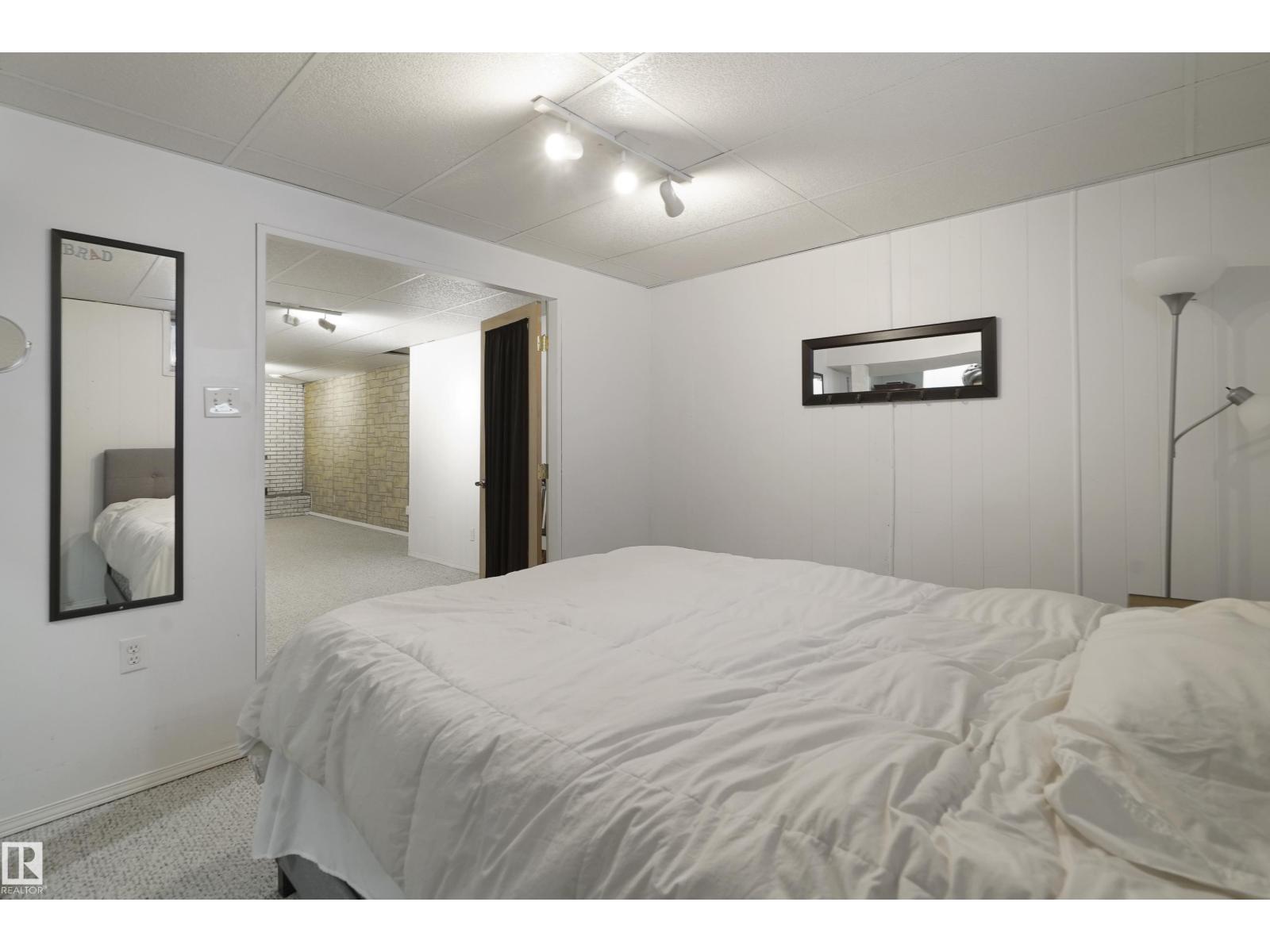 6208 149 AV NW, Edmonton