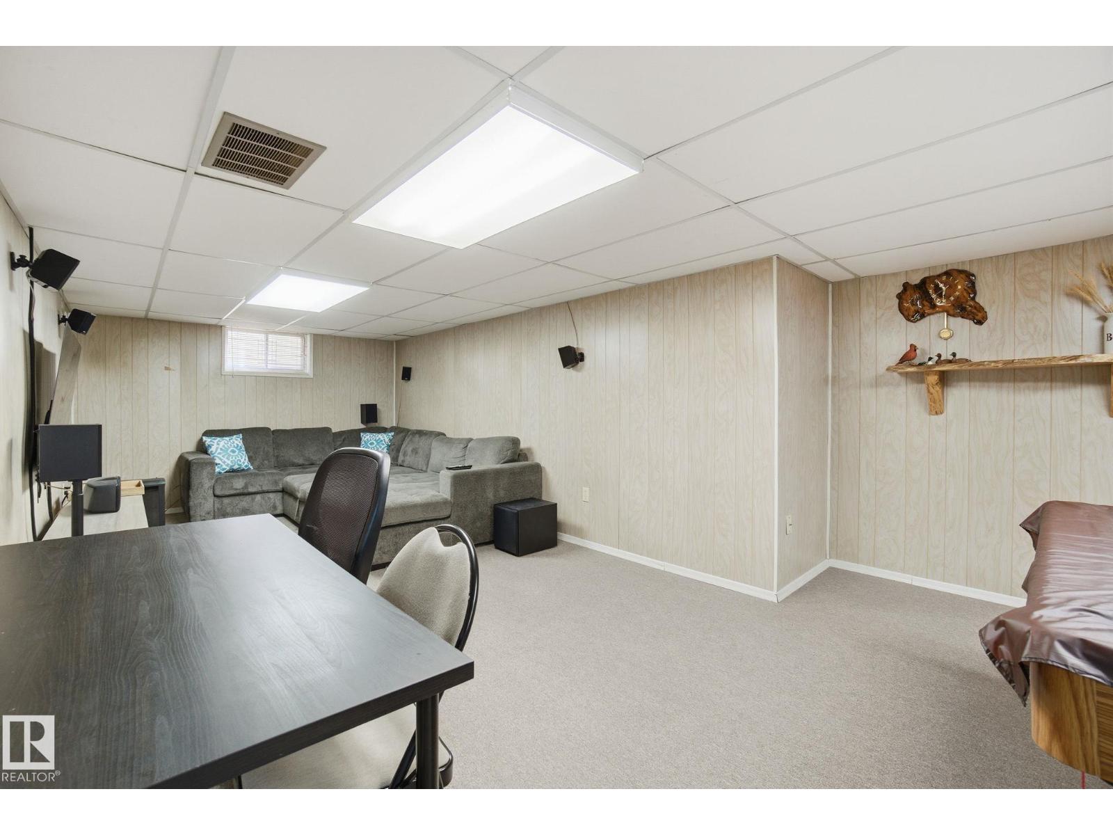 10657 St Gabriel School RD NW, Edmonton