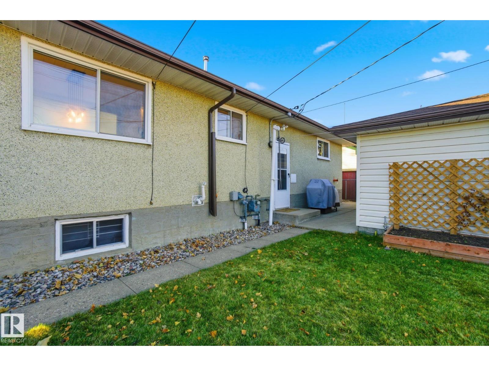 10657 St Gabriel School RD NW, Edmonton