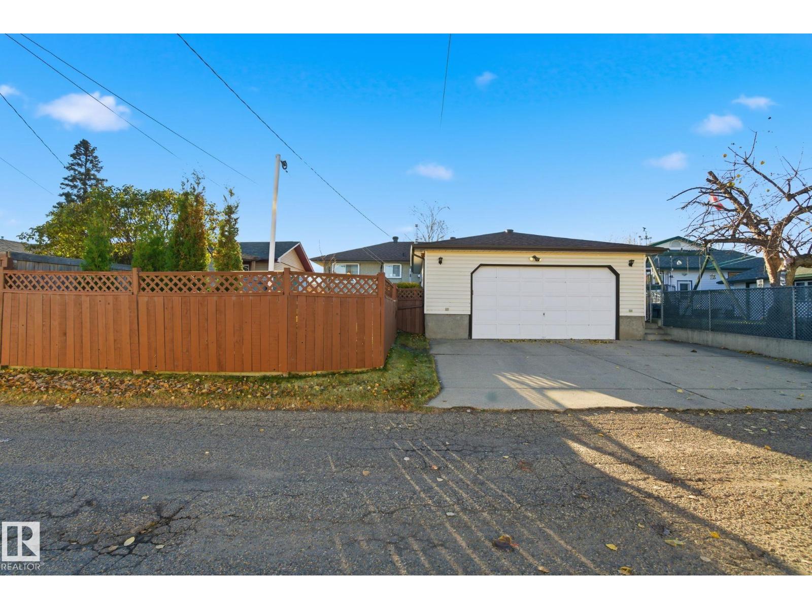 10657 St Gabriel School RD NW, Edmonton