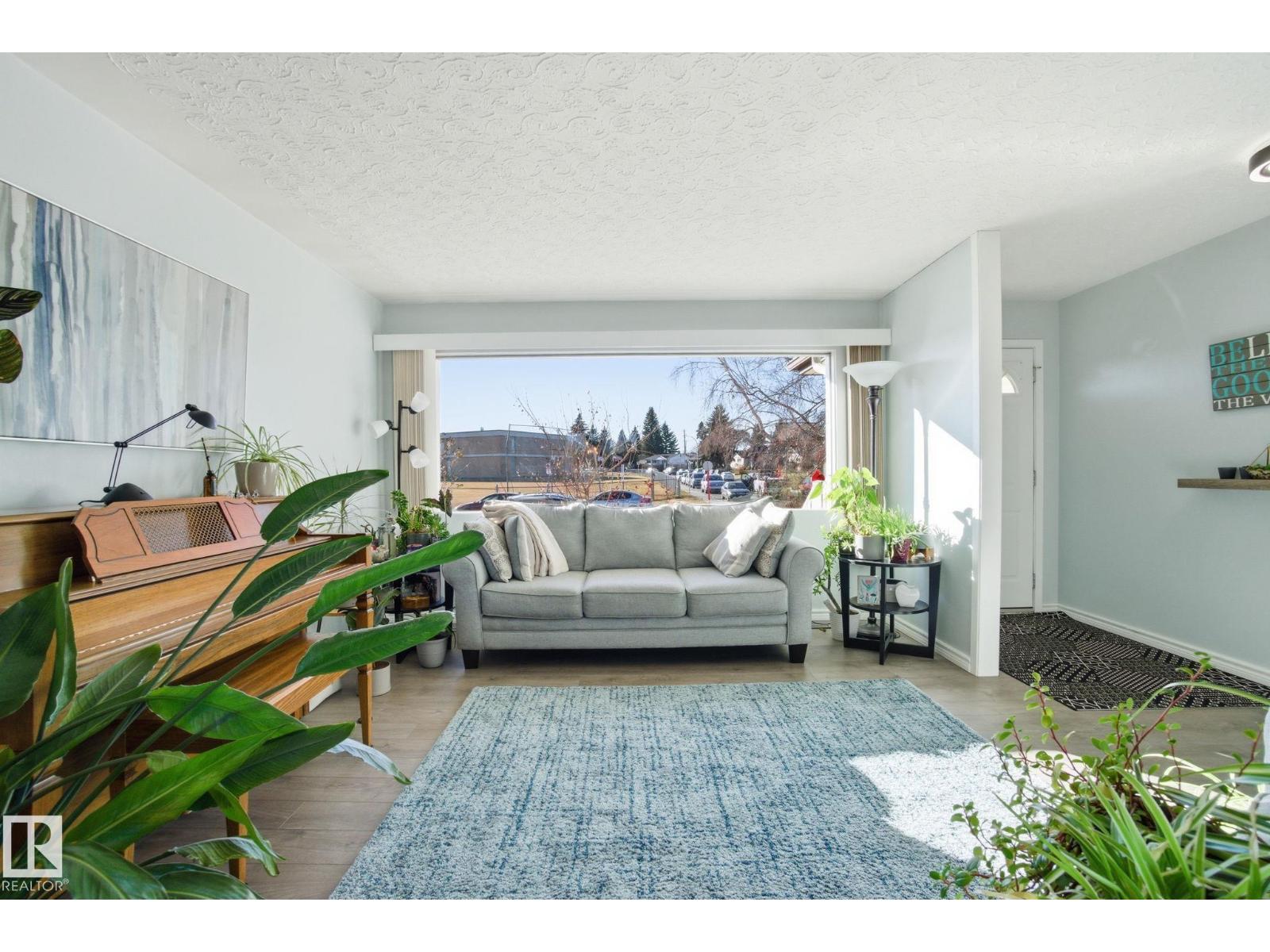 10657 St Gabriel School RD NW, Edmonton