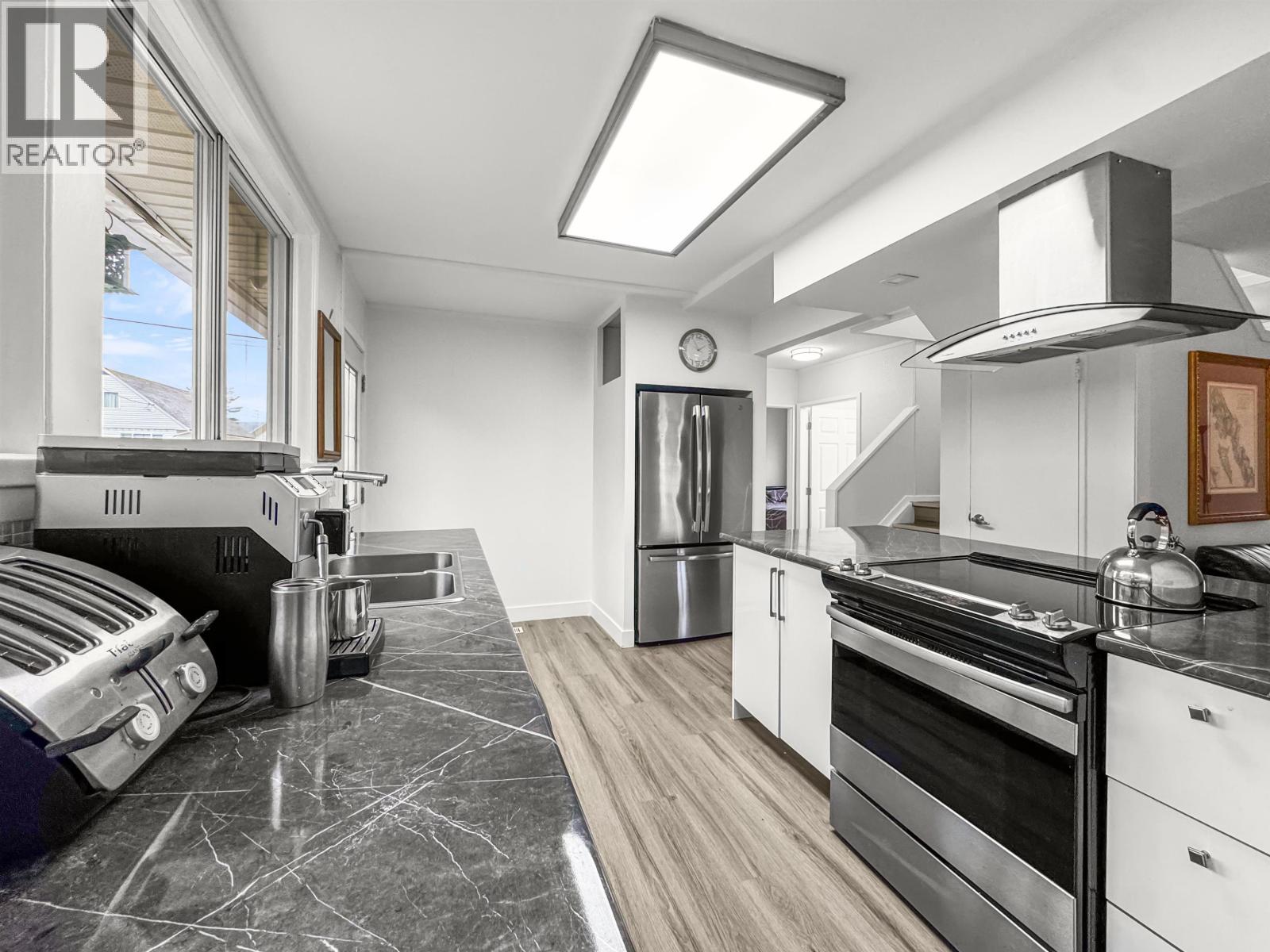 87 SWALLOW STREET, Kitimat