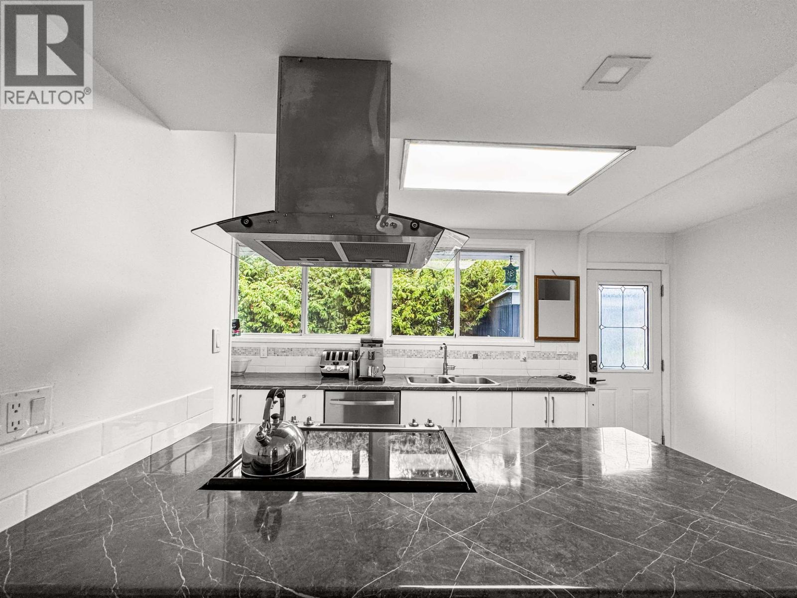 87 SWALLOW STREET, Kitimat