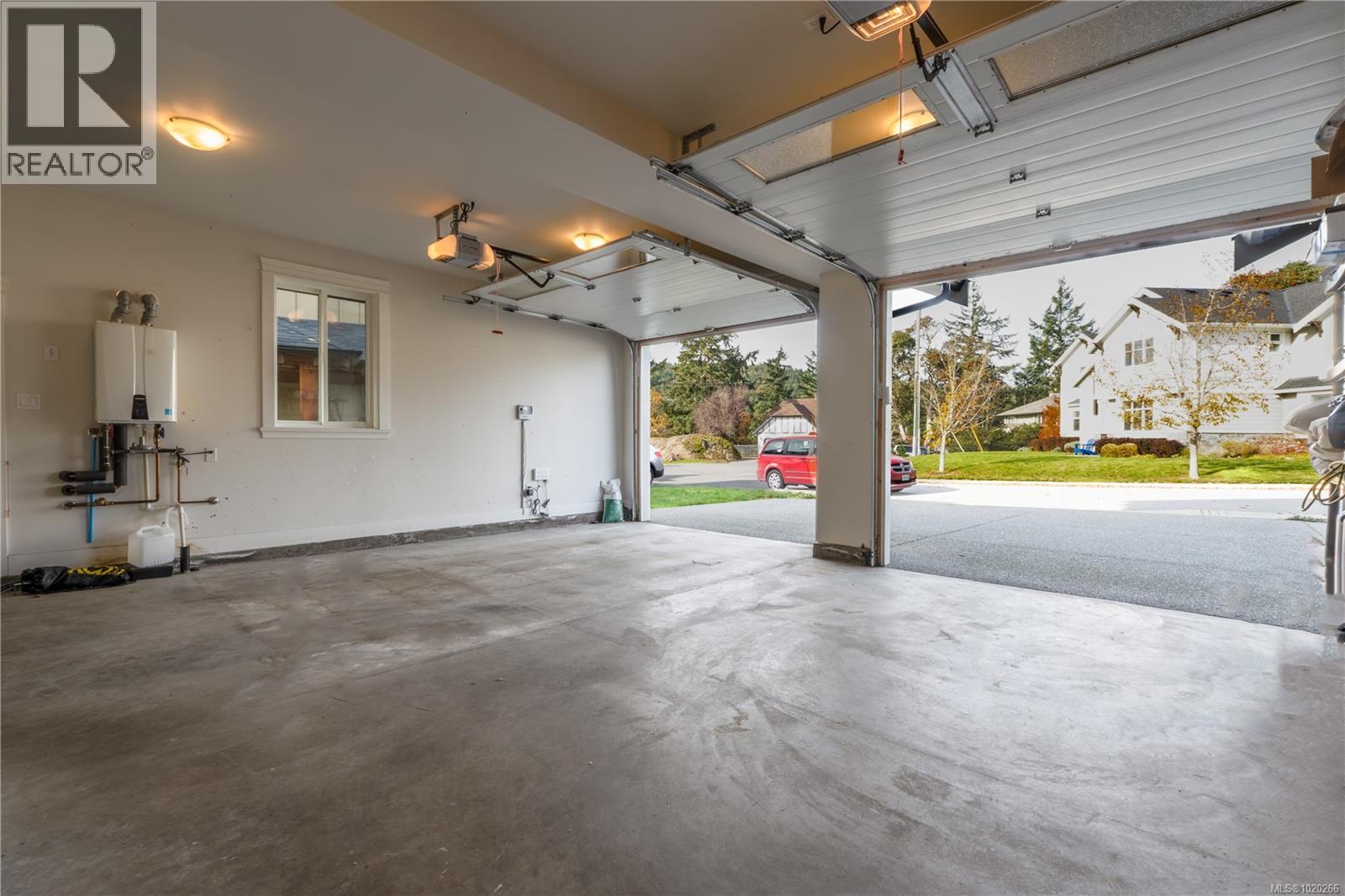 762 EGRET Close, Langford