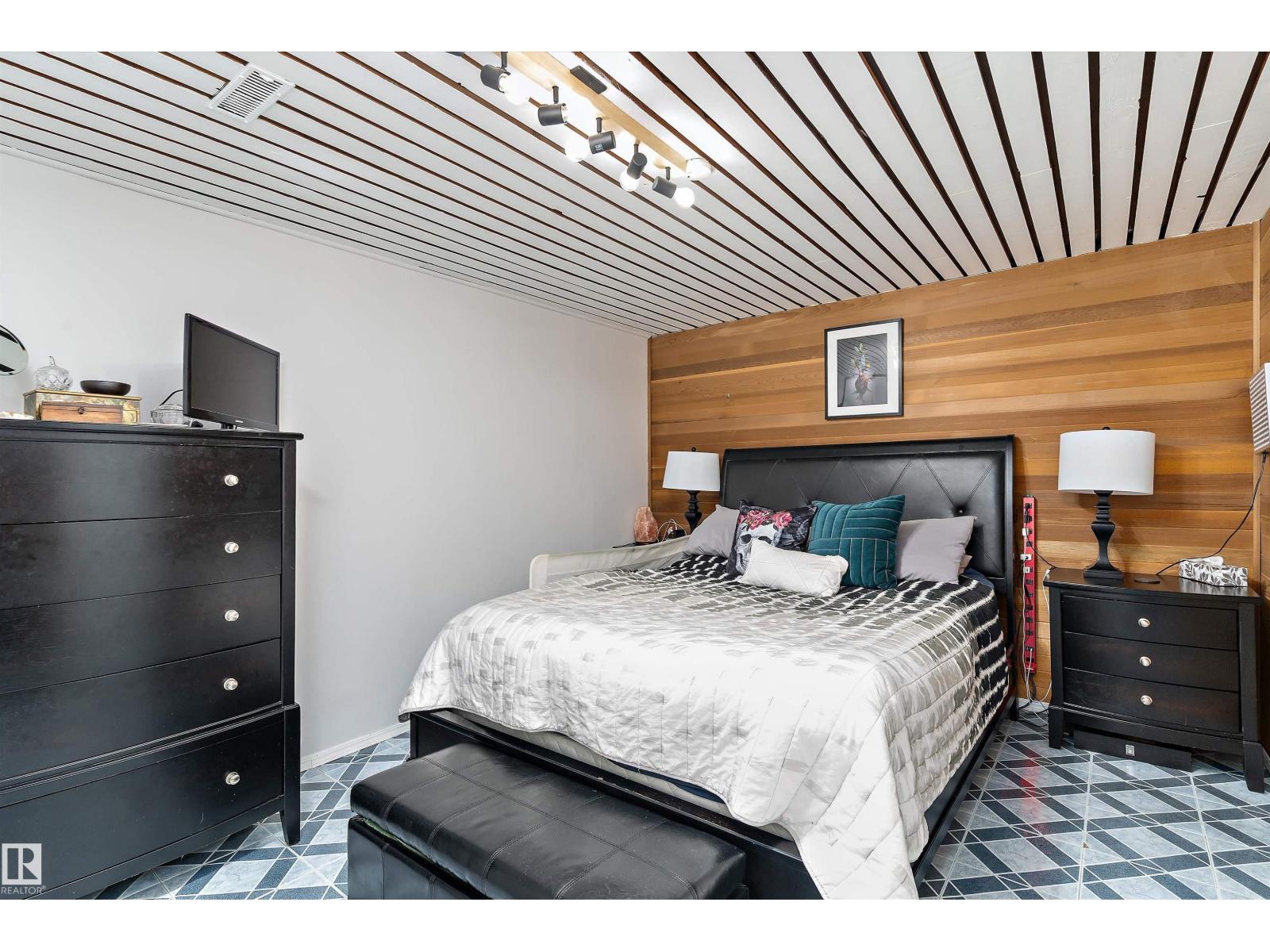 12131 141 ST NW, Edmonton