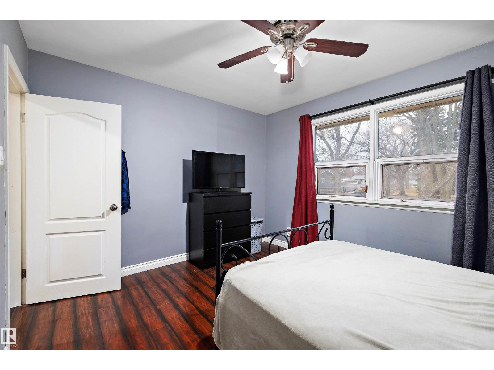 12039 52 ST NW, Edmonton