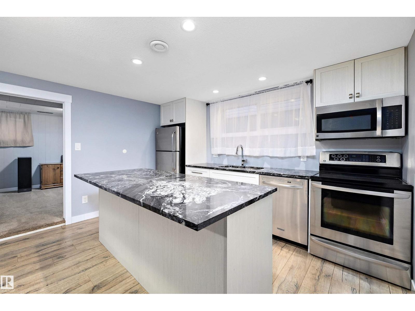 12039 52 ST NW, Edmonton