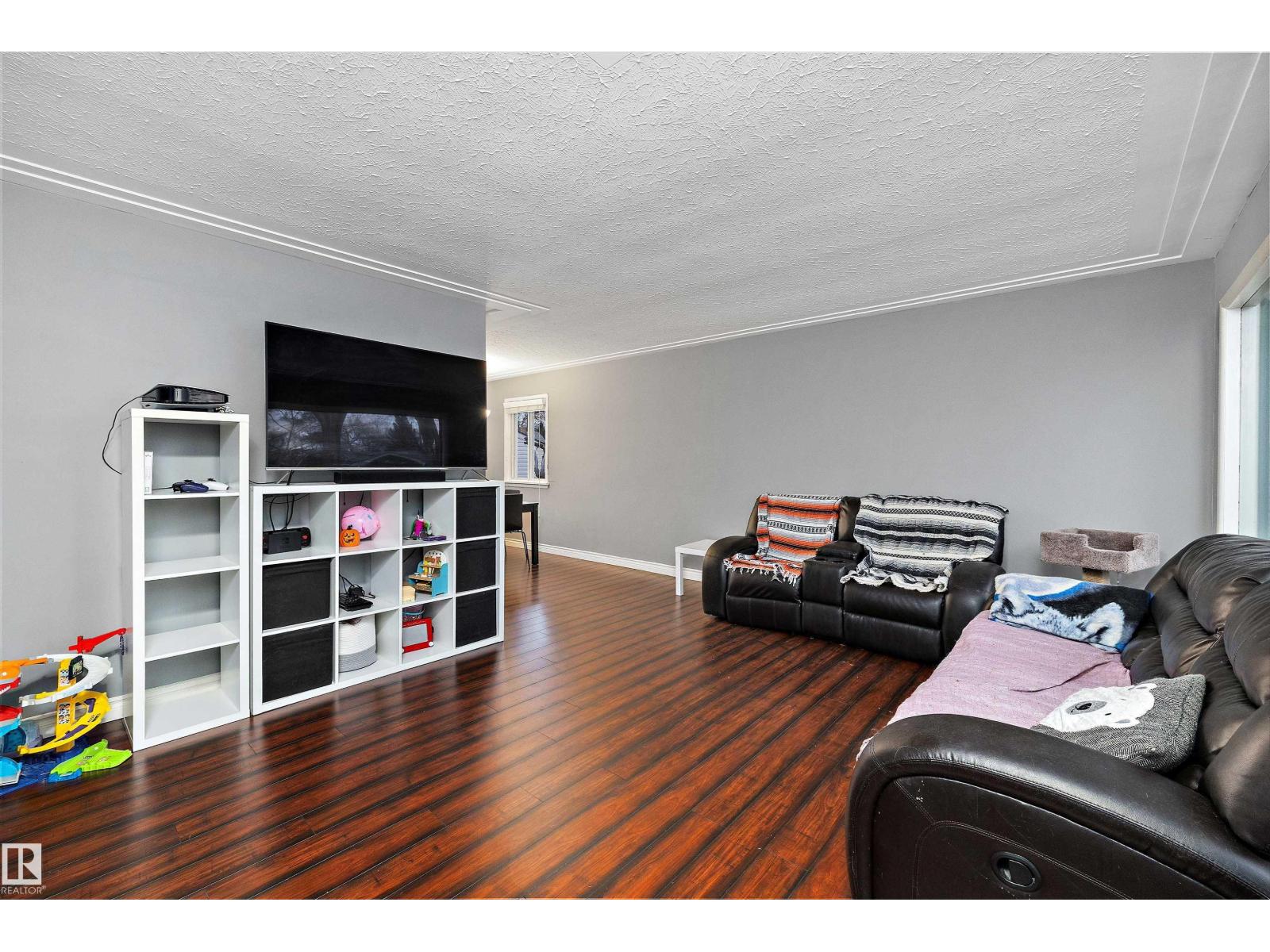 12039 52 ST NW, Edmonton