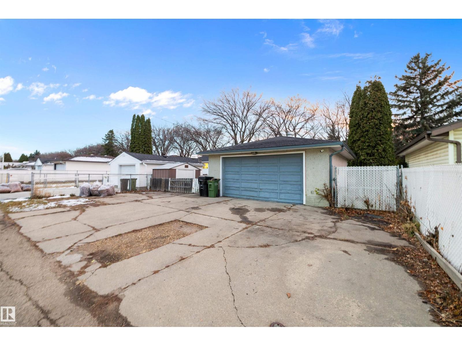 12039 52 ST NW, Edmonton