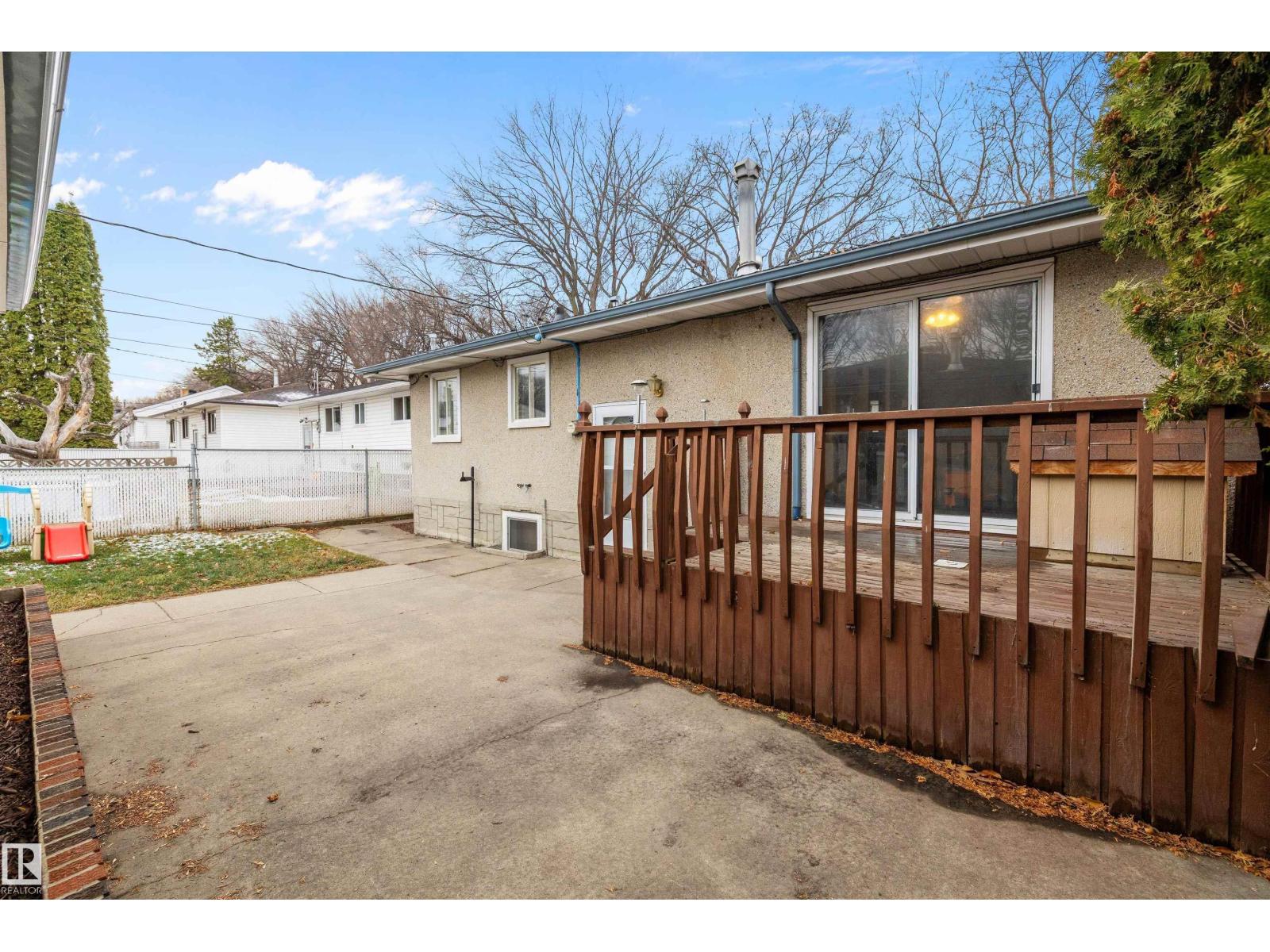 12039 52 ST NW, Edmonton