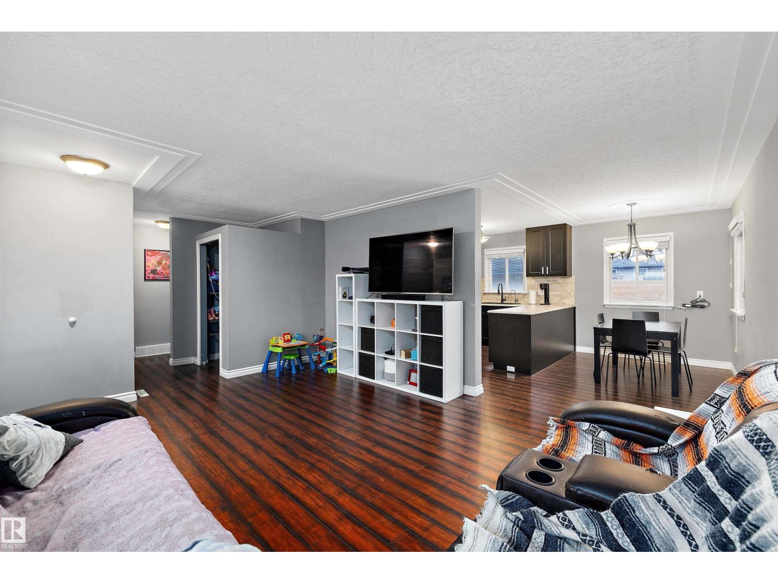 12039 52 ST NW, Edmonton