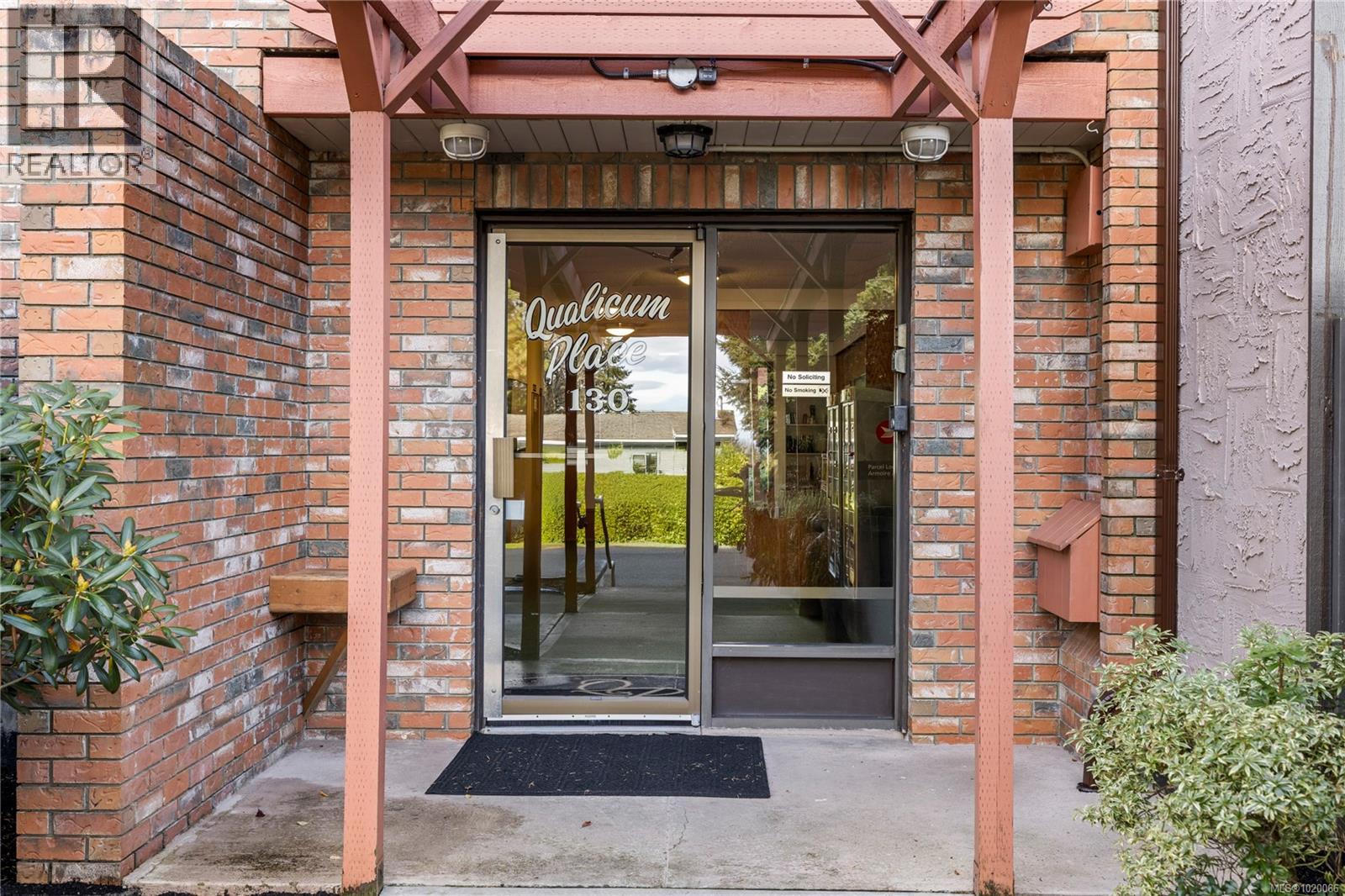 130 Sunningdale Rd E, Qualicum Beach - Exteriors - Photo 6