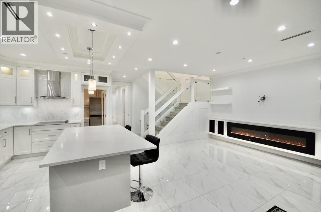 1936 PRAIRIE AVENUE, Port Coquitlam