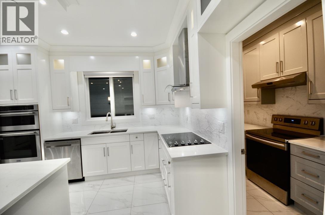 1936 PRAIRIE AVENUE, Port Coquitlam