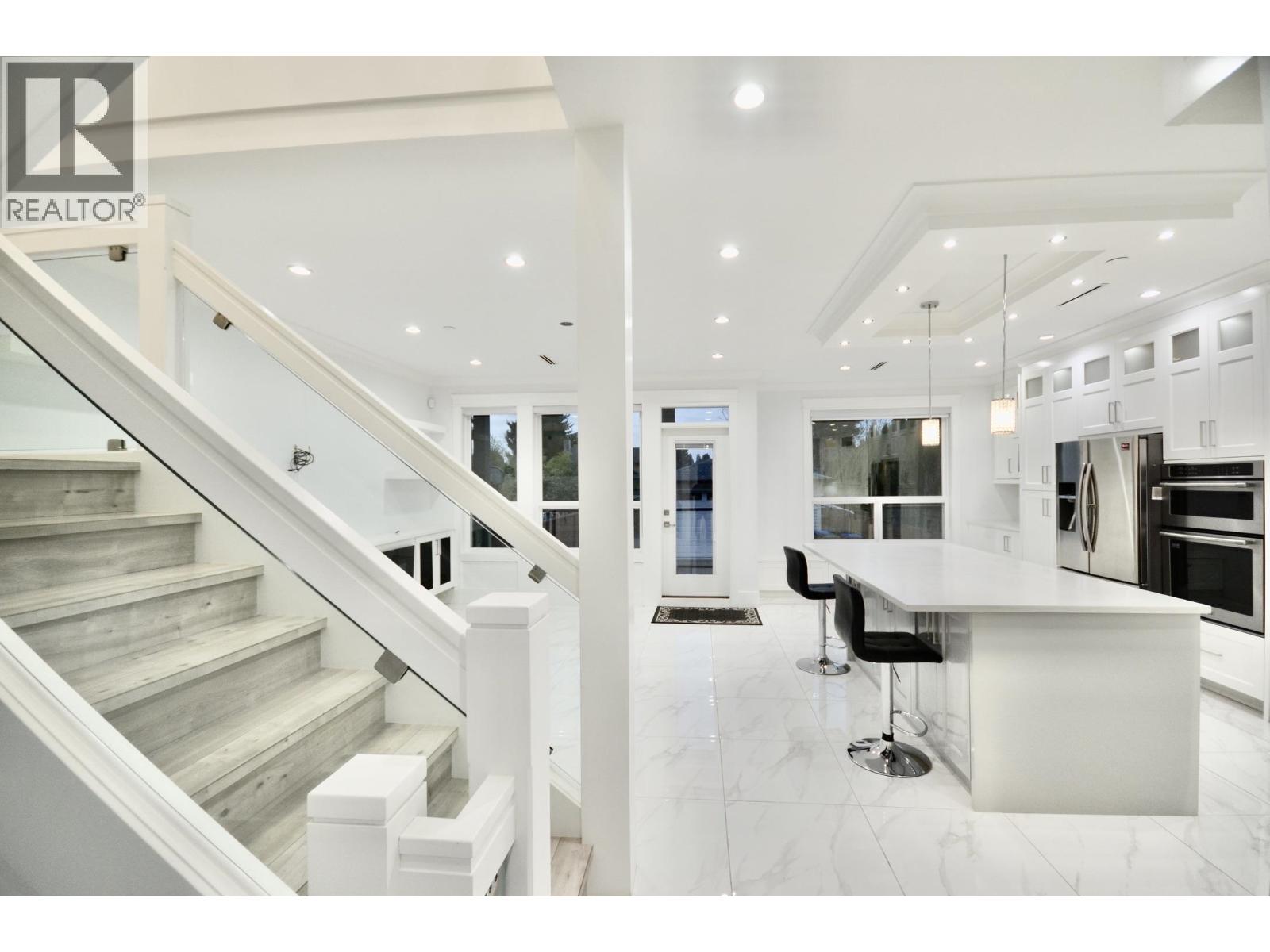 1936 PRAIRIE AVENUE, Port Coquitlam