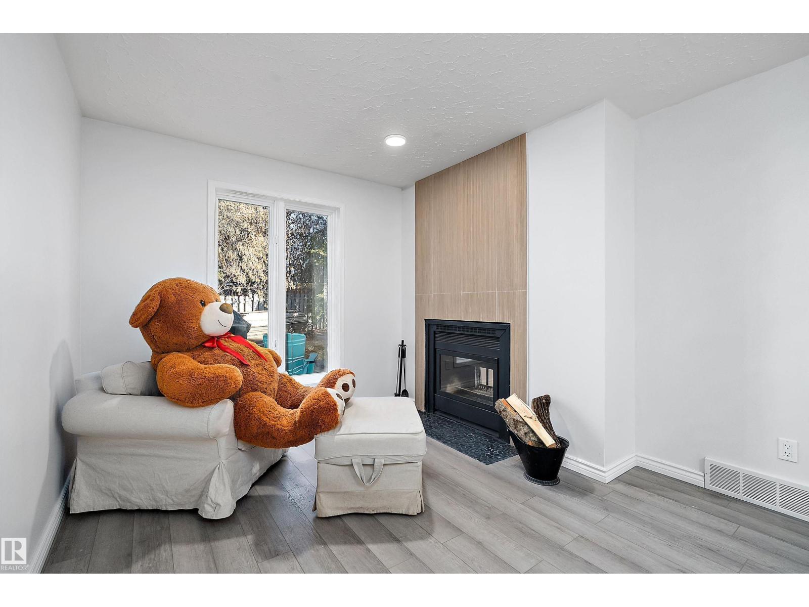 735 WELLS POINT LN, Sherwood Park