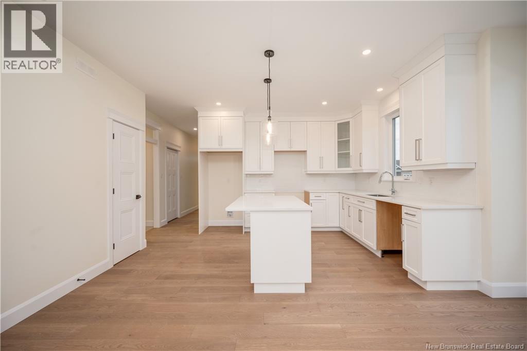 552 ROYAL OAKS BOULEVARD - Image 20