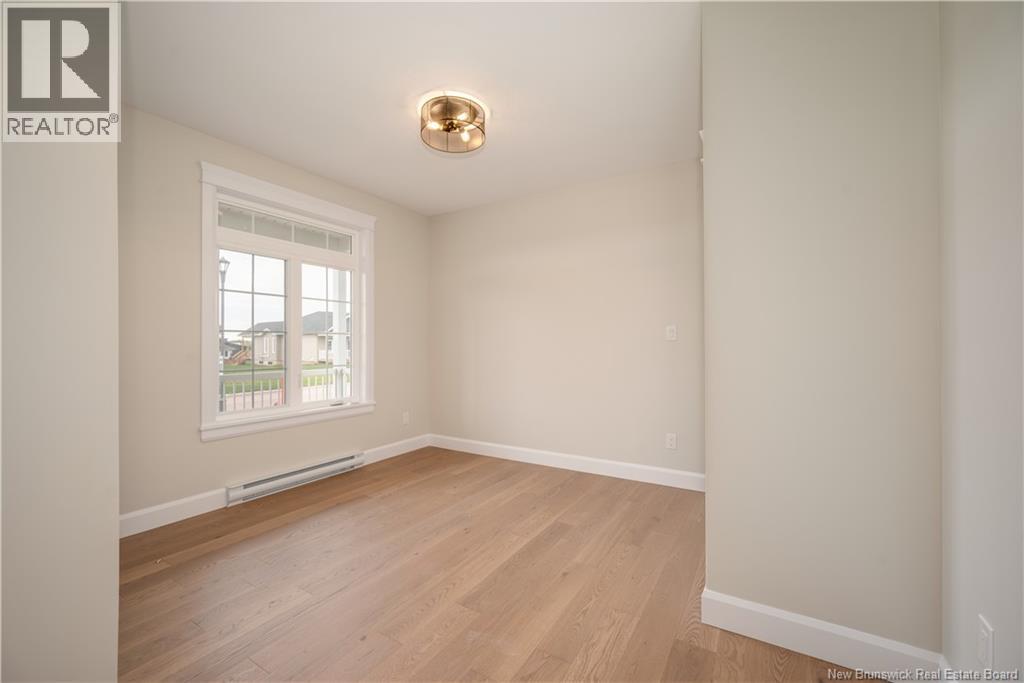552 ROYAL OAKS BOULEVARD - 6