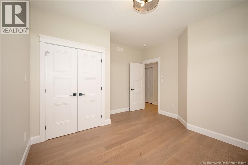 552 ROYAL OAKS BOULEVARD - Image 9