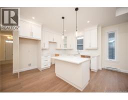 552 Royal Oaks Boulevard, photo 14