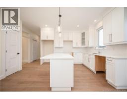 552 Royal Oaks Boulevard, photo 24