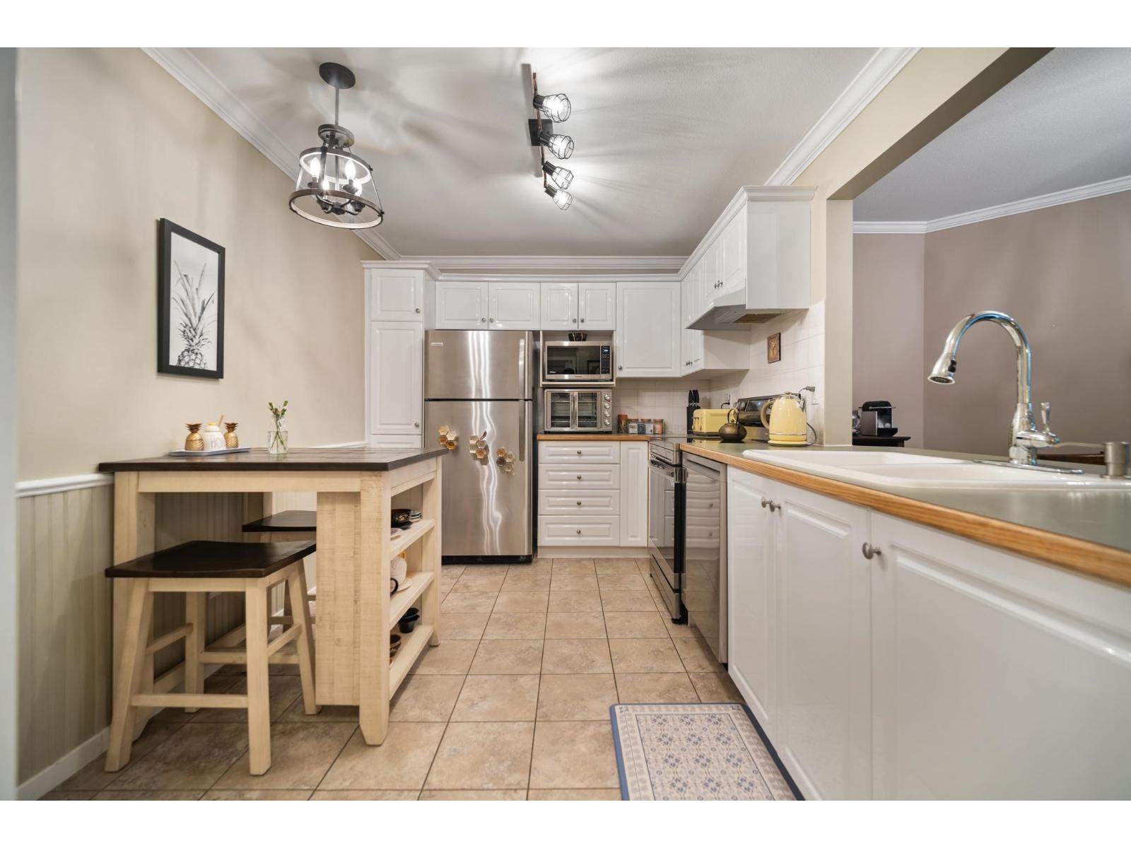 110 6557 121 STREET, Surrey