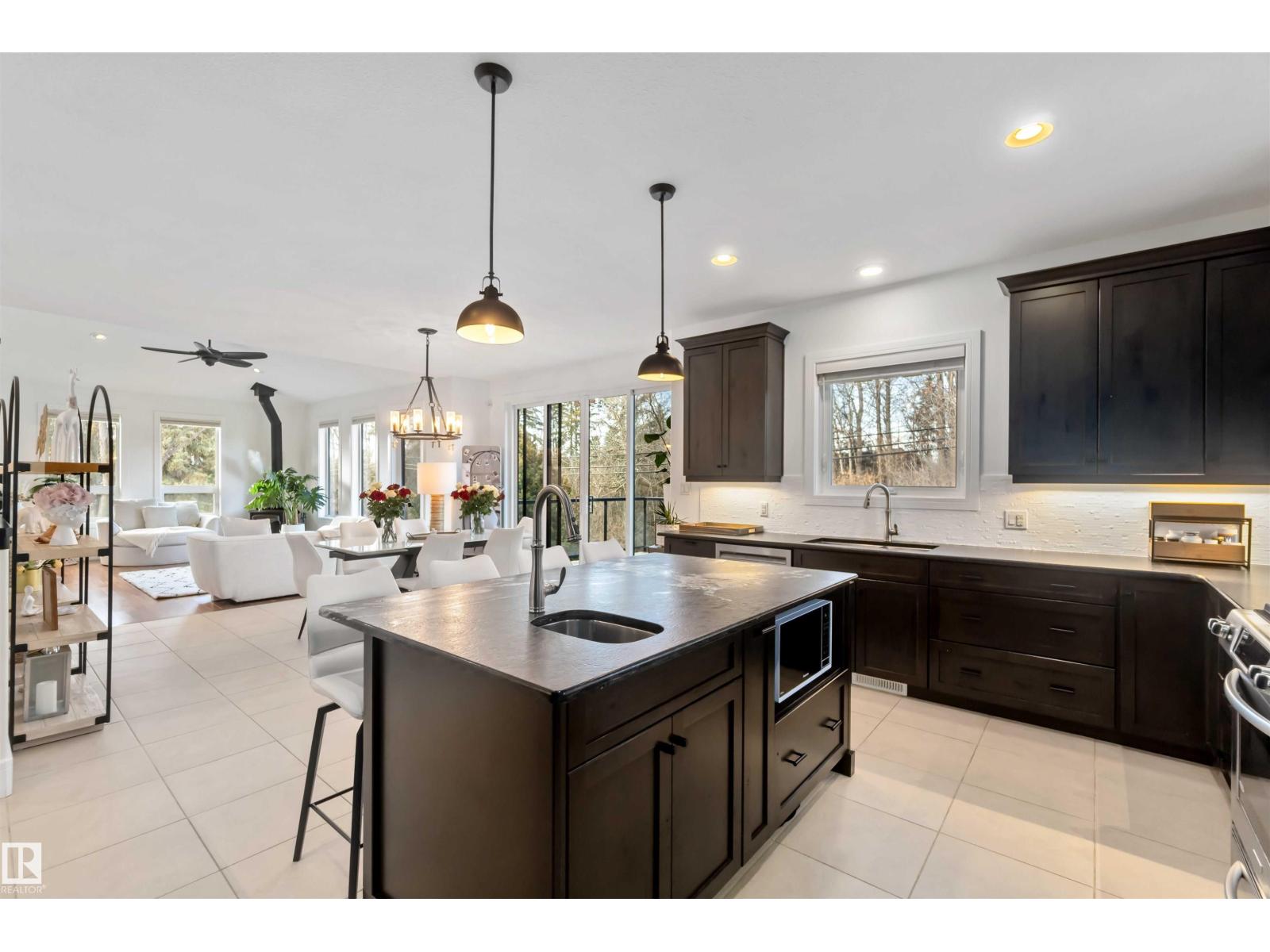 4 GRENFELL AV, St. Albert