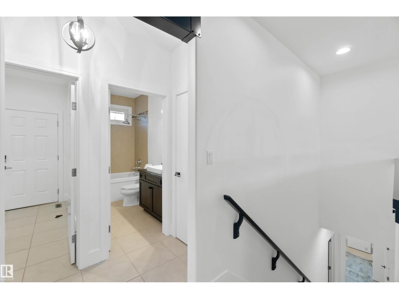 4 GRENFELL AV, St. Albert