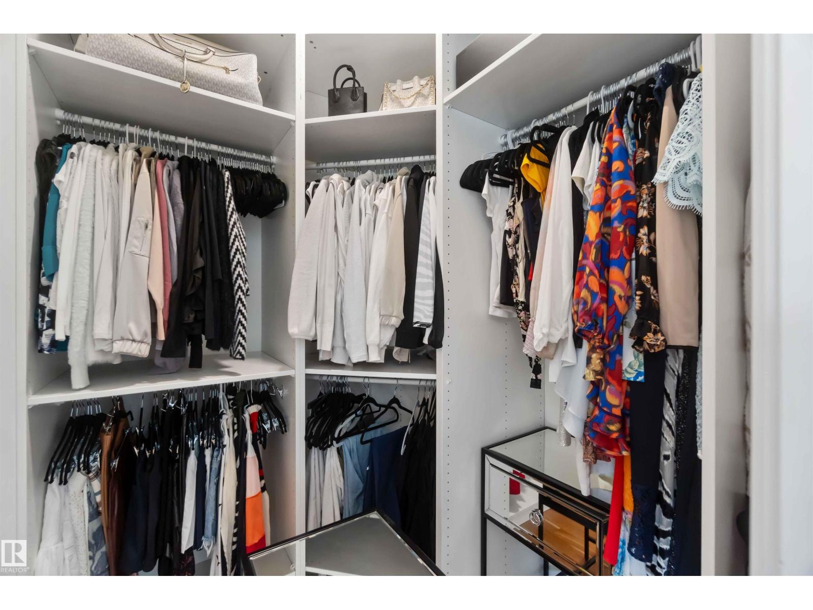 4 GRENFELL AV, St. Albert